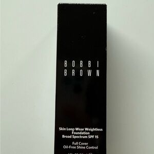 Bobbi Brown Skin Long-Wear Weightless Foundation